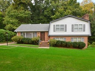 122 Dovershire Rd, Charlotte, NC 28270