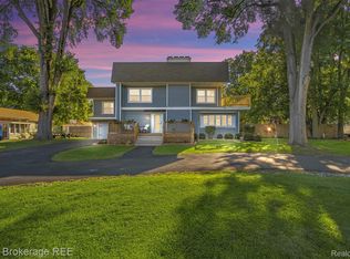 1442 N Packard Ave, Burton, MI 48509