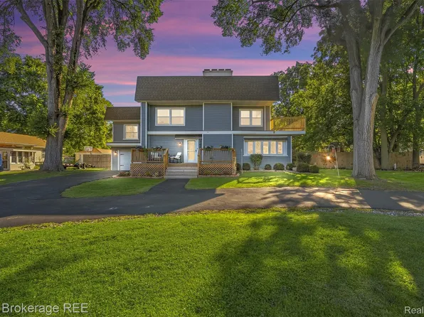 1442 N Packard Ave, Burton, MI 48509