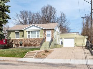 1010 Riverview Ave, Bismarck, ND 58504