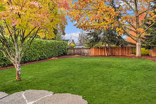 3 bed, 1900 sqft, $4,800 — Photo 4