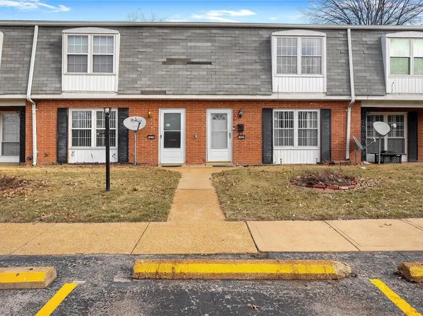 1660 Herault Pl, Saint Louis, MO 63125