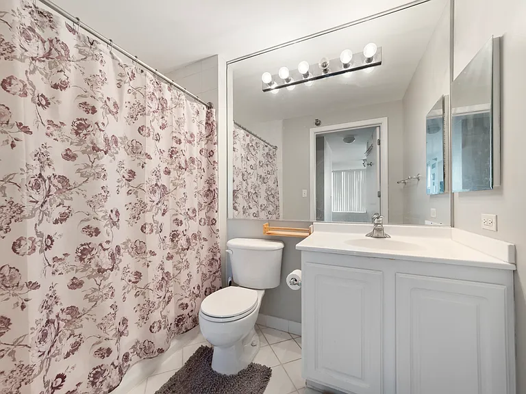 345 N La Salle Dr #2203 — Photo 6