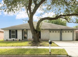 2423 Colonial Ridge Dr, Friendswood, TX 77546