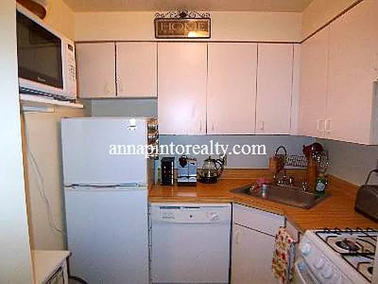 Rented by Anna Pinto Realty | media 14