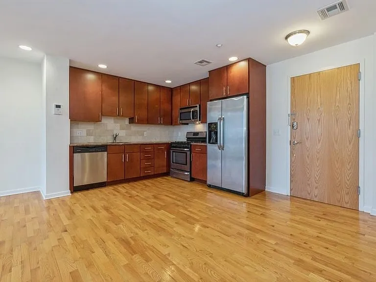 17 Meadow Rd #306 — Photo 2