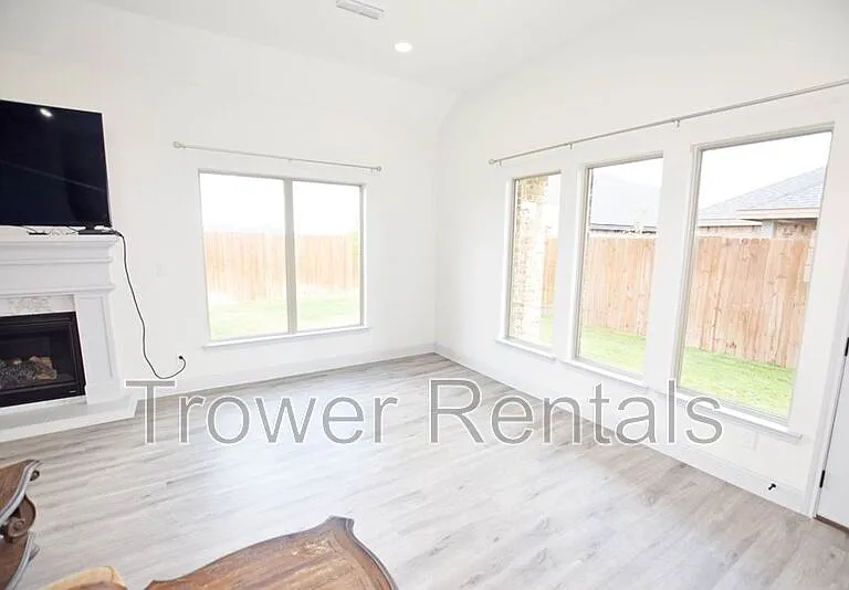 8650 Fortuna Ct — Photo 12