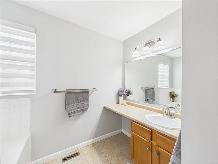 23 Beechwood Hollow St — Photo 27