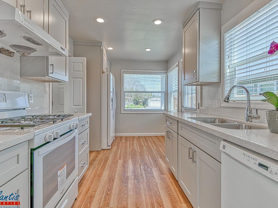 1st image of 376 E Eaglewood Ave