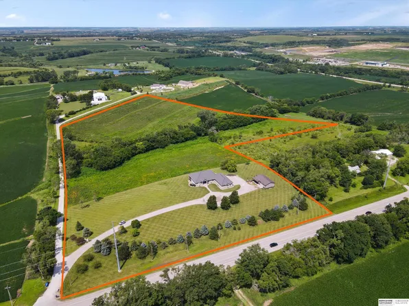 12430 N 204th St, Bennington, NE 68007