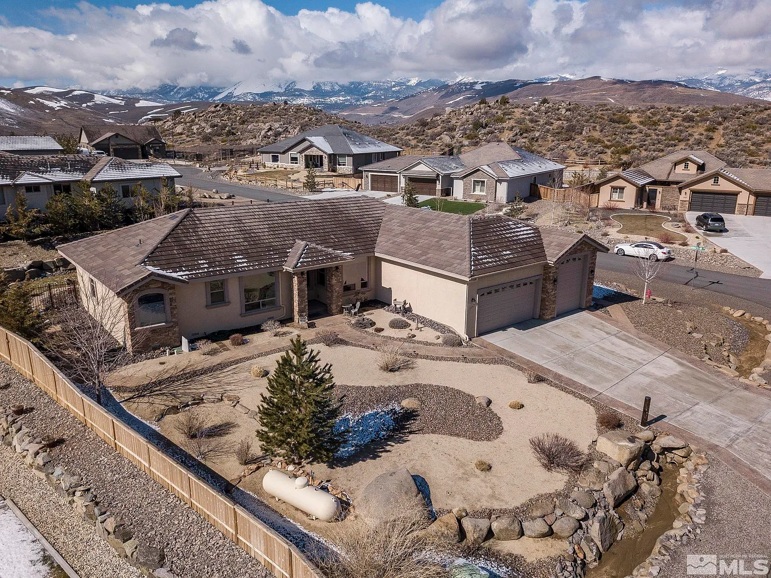 2495 Star Pointe Dr photo 1