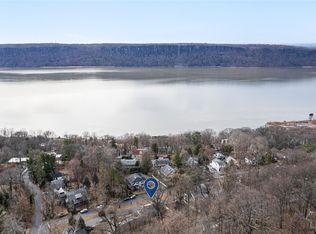 22 Pinecrest Pkwy, Hastings On Hudson, NY 10706