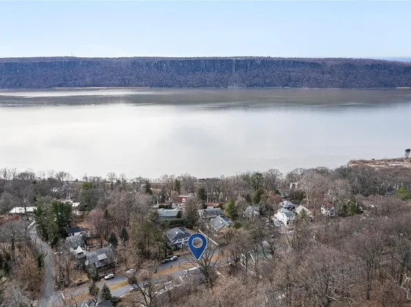 22 Pinecrest Parkway, Hastings-on-Hudson, NY 10706