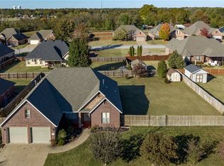 1717 W Cunningham Ave, Rogers, AR 72758