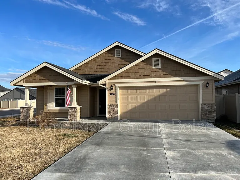 3794 E Berwick Dr — Photo 1
