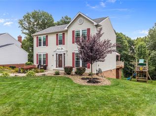 108 Elmhurst Dr, Coraopolis, PA