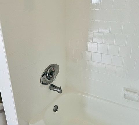 5th image of 2829 E Coolidge St #9