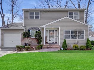 172 Smith Ave, Holbrook, NY 11741