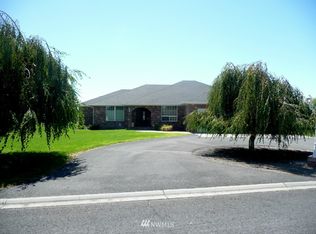 11965 NE Ridgeview Ln, Moses Lake, WA 98837