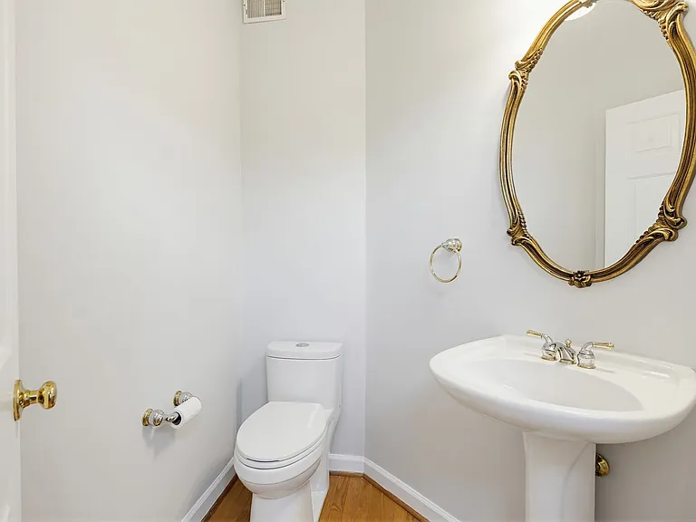 10635 Hillingdon Rd — Photo 15