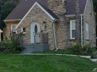 5726 N Sievers Pl, Glendale, WI 53209
