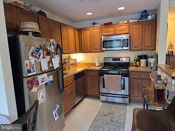 5th image of 1600 Church Rd APT B302