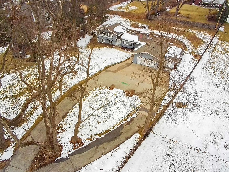 1st image of 702 S 91st Ave