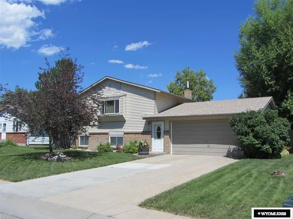 233 S Wind River Dr, Douglas, WY 82633