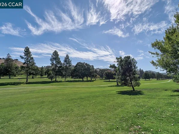 2308 Tice Creek Dr APT 5, Walnut Creek, CA 94595
