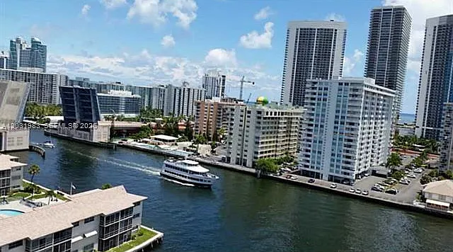 100 Golden Isles Dr #Penthouse 7 — Photo 44