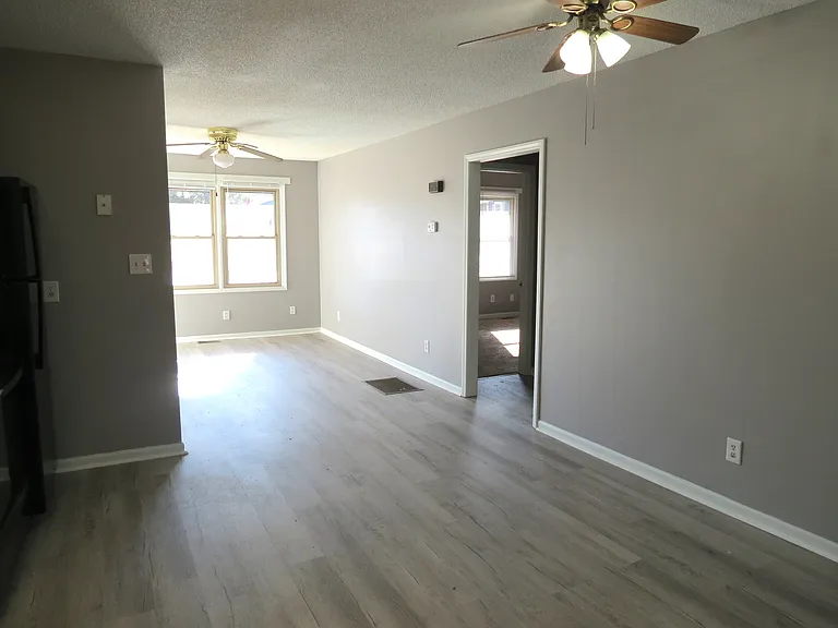 207 Brook St — Photo 6