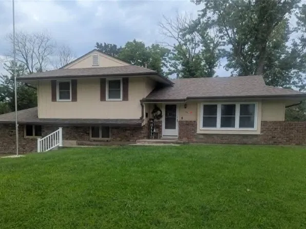 1104 W Forrest Ln, Excelsior Springs, MO 64024