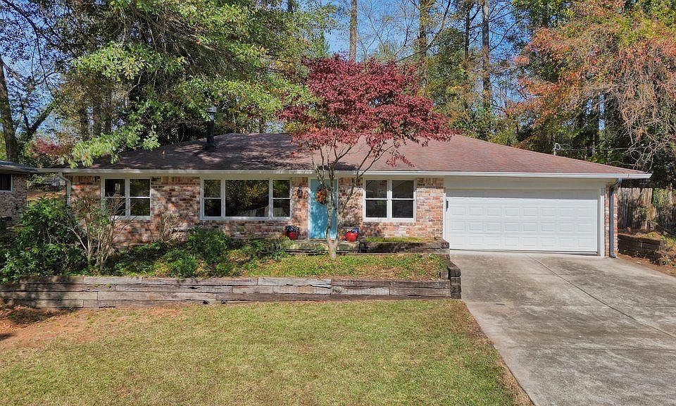 1st image of 2571 Crockett Dr SE
