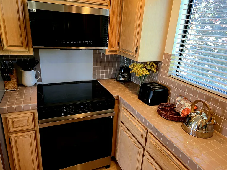 7220 N Lake Blvd #7 — Photo 7