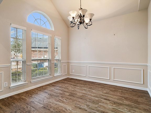 5th image of 1008 Wellington Dr