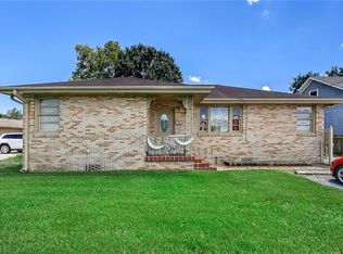 2805 Paris Rd, Chalmette, LA 70043