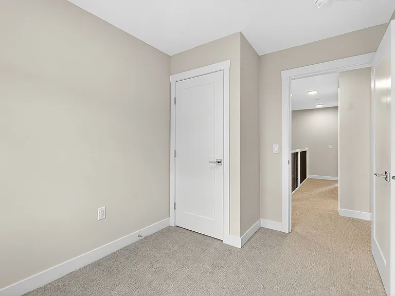 4025 Gellatly Rd S — Photo 5