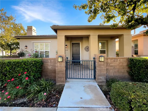 23752 Maple Leaf Ct, Santa Clarita, CA 91354