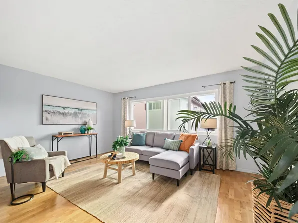 4477 Mentone St Unit 210, San Diego, CA 92107