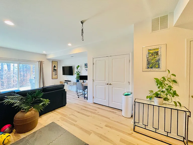 127 Streamview Dr — Photo 28