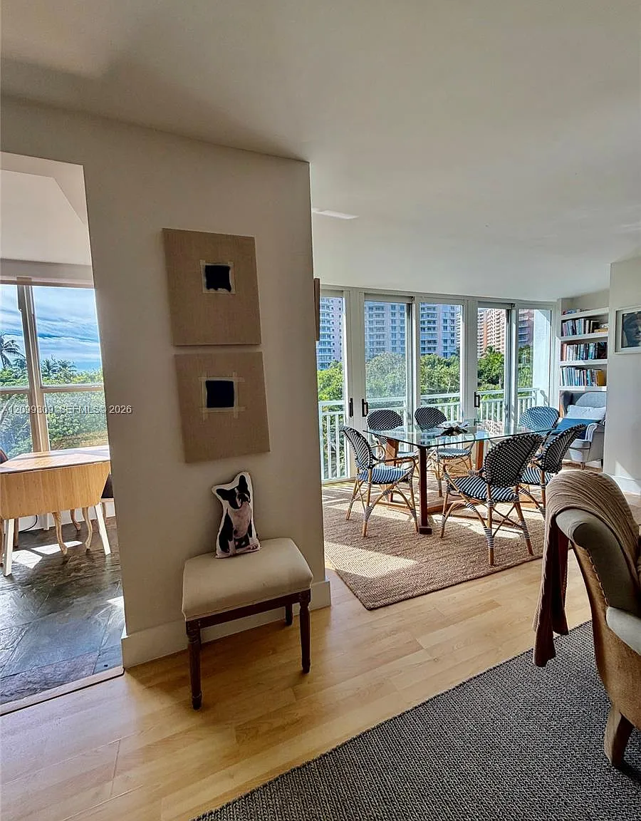 Sands Of Key Biscayne Con — Photo 4
