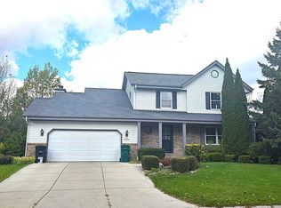 N54W14536 Thornhill Dr, Menomonee Falls, WI 53051