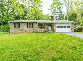 119 Cannon Dr, Hendersonville, NC 28792