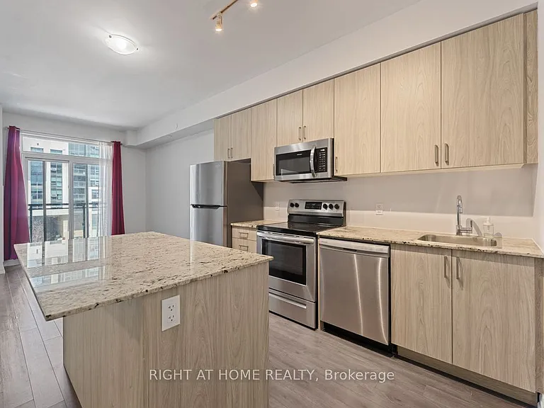 10 Meadowglen Pl — Photo 14