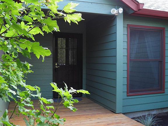3rd image of 20996 Greenmont Dr
