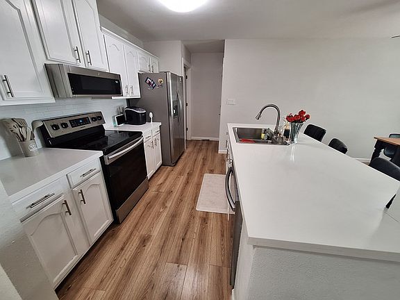 4th image of 821 Daffodil Dr