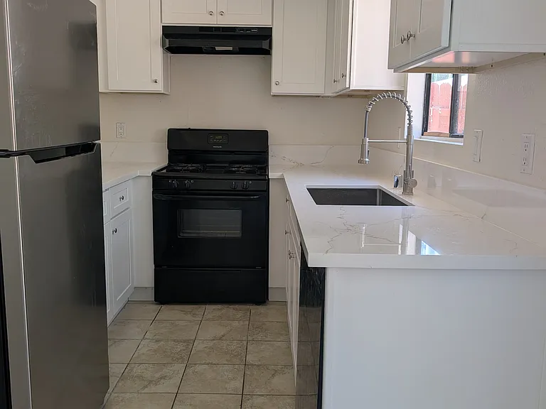 5166 Dunbar Dr #C — Photo 7