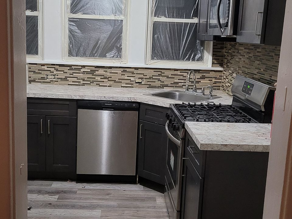 1st image of 88 Arsdale Ter Floor 2