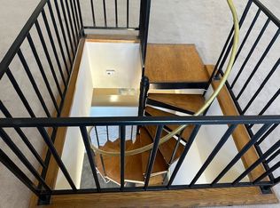 Monument Place Apartments, Baltimore, MD 21201