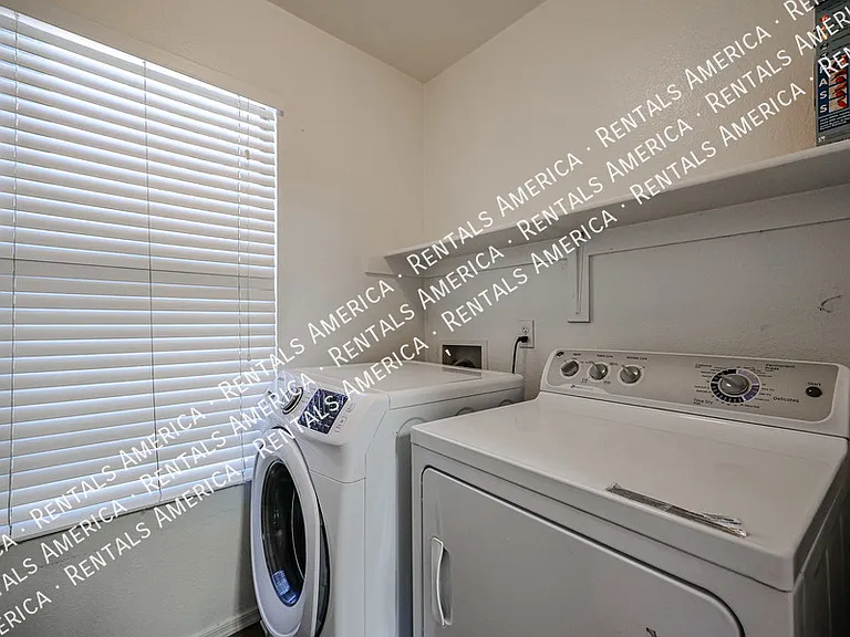 9404 W Terri Lee Dr — Photo 15
